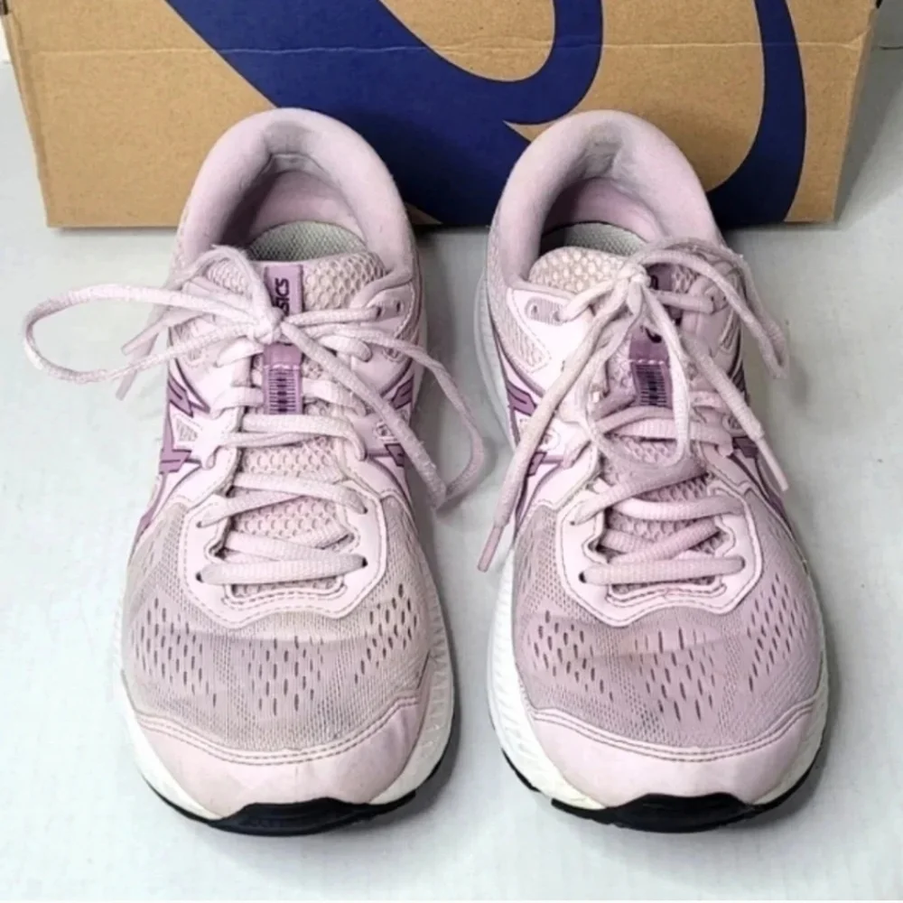 ASICS Gel Contend 7 'Amplifoam.  Size 8.5 Barely Rose'